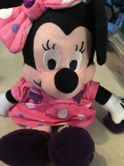 Minnie Mouse- February birthstone Minnie beanie