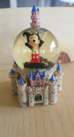Small mickey disney snowglobe