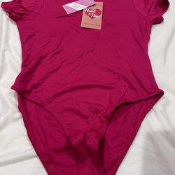 New Pink Women's Round Neck Short Sleeve T Shirts Basic Bodysuits. $10