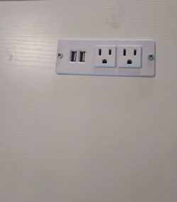 USED COMPUTER DESK IN GOOD CONDITION