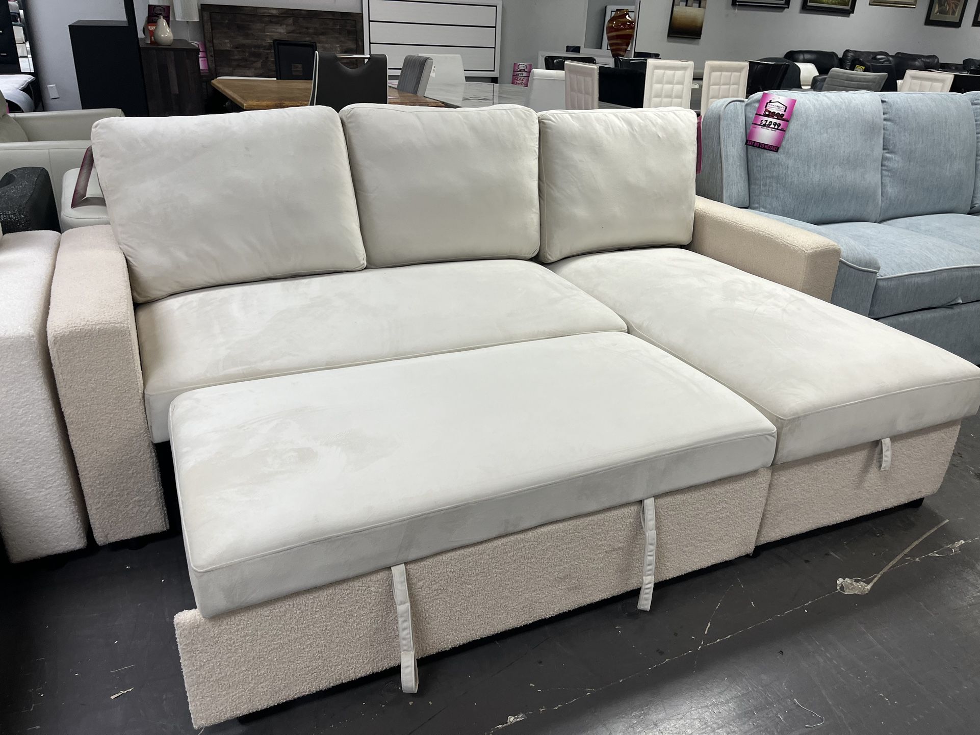 SLEEPER SECTIONAL ON MASSIVE CLEARANCE STORE CLOSING EVERYTHING MUST GO !!!**** OFFER ENDS 05/31!!**
