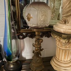  "Gone with the Wind" style lamp, also known as a parlor or hurricane lamp