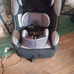 New Safety First Baby Car Seat
