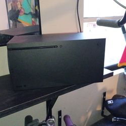 XBOX Series X (1 terabyte) With All Cords No 🎮