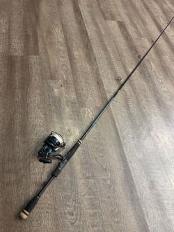 Daiwa Saltist 3000 Nomad Vibing 7’2” salt water fishing combo.