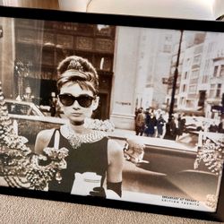 BREAKFAST AT TIFFANYS WALL DECOR 