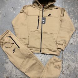 Nike Sweatsuits 