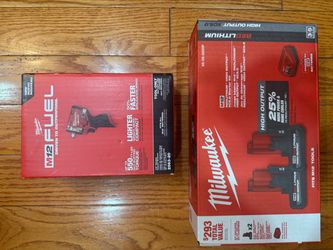 Milwaukee M12 FUEL 1/2 Stubby w/ 5.0 starter kit
