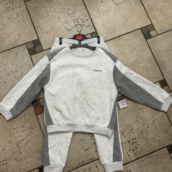 NWT Primark boys Tokyo sweatshirt & jogger 2pcs  Set size 6/7