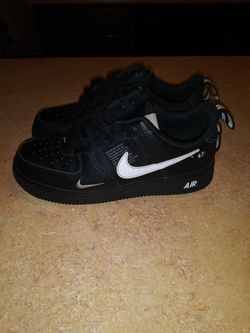 Nikes 8.5