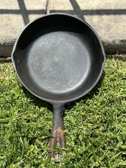 Vintage Cast Iron Skillet 3X With Heat Ring