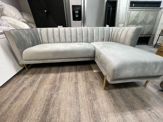 Bella Gray Velvet Sofa  – City Furniture – Like New