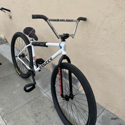 White Street Code 29 Inch 