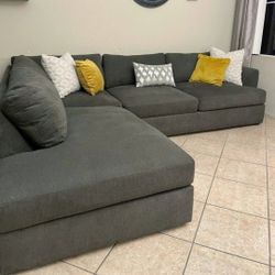 High Quality Sectional Couch From Jerome's 