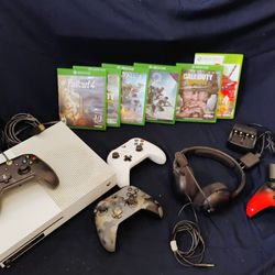 Xbox One, Headset, Controllers, Games, Battery Charger 