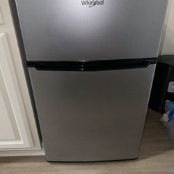 Whirlpool Mini Refrigerator Stainless