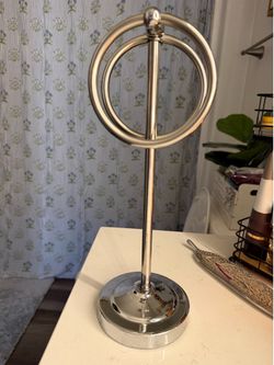 Hand towel holder like new