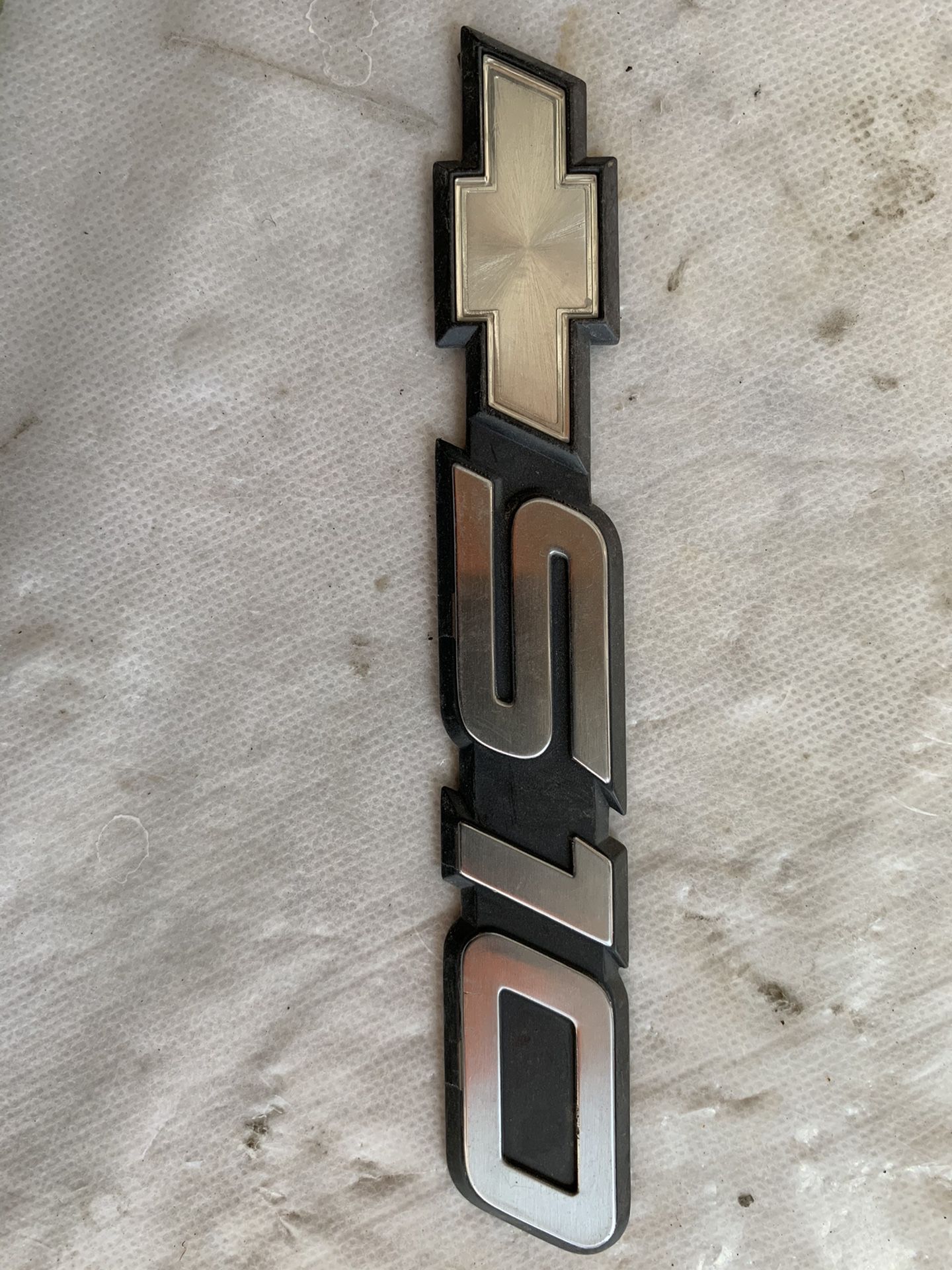 Chevy S10 Emblem