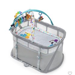 Baby Einstein Play yard Bassinet And Gym