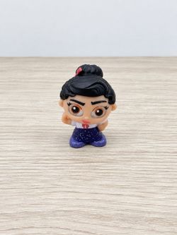 Disney Doorables Encanto Luisa Madrigal Exclusive Minifigure