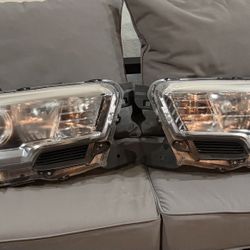 2019 Toyota Tacoma Headlights 