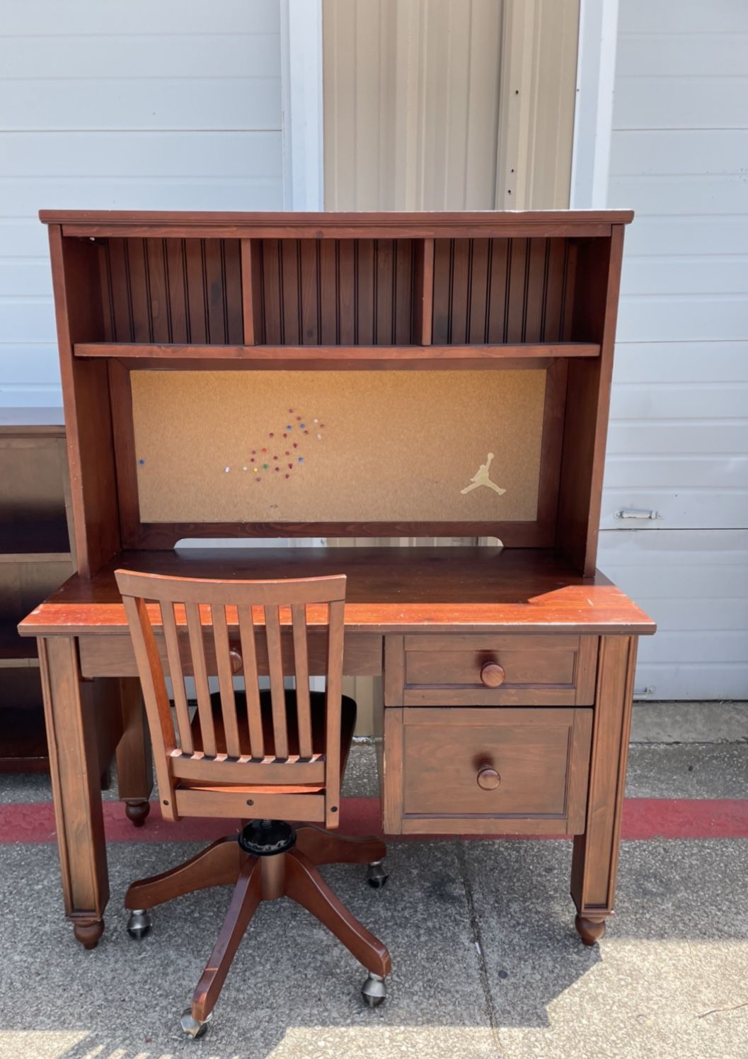 Wood Desk, Top Shelve Hutch & Wood Swivel Chair