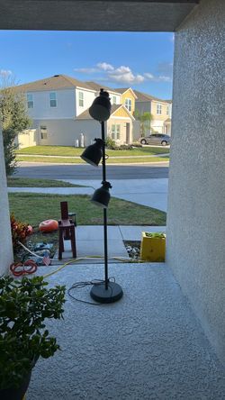 One floor lamp, individual controls