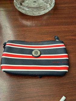 Tommy Hilfiger women zip purse