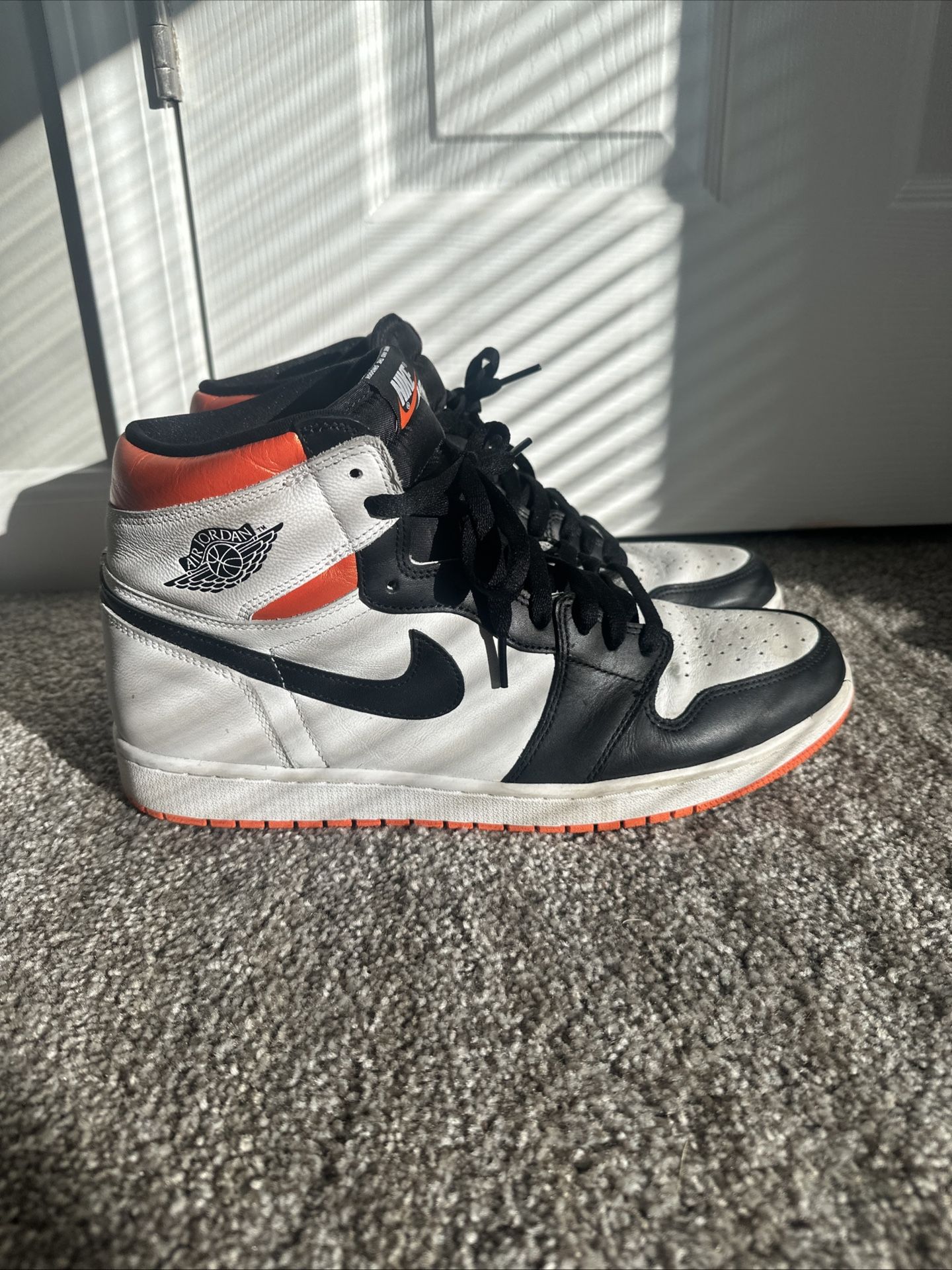 Jordan Retro 1- Elecrto Orange Size 12