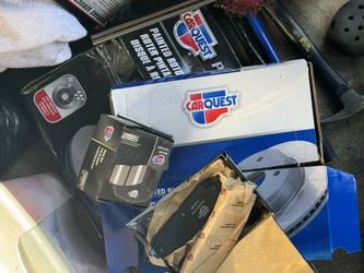 2 front rotors and 4 pairs of brakes