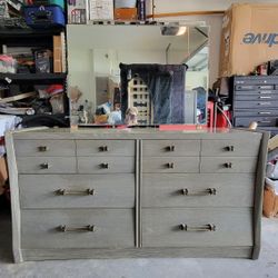 5 Peice Bedroom Set with Boxspring and head board