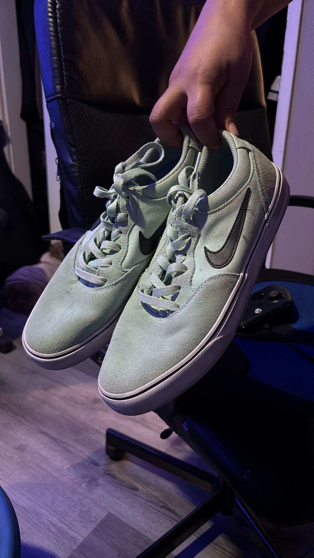 nike shoes 9.5