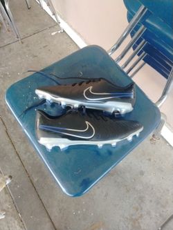 Nike Men's Tiempo Legend 10