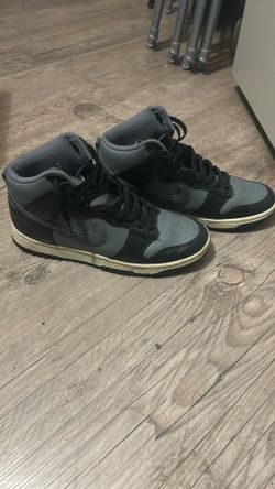 Nike shoes SIZE 8.5 Men