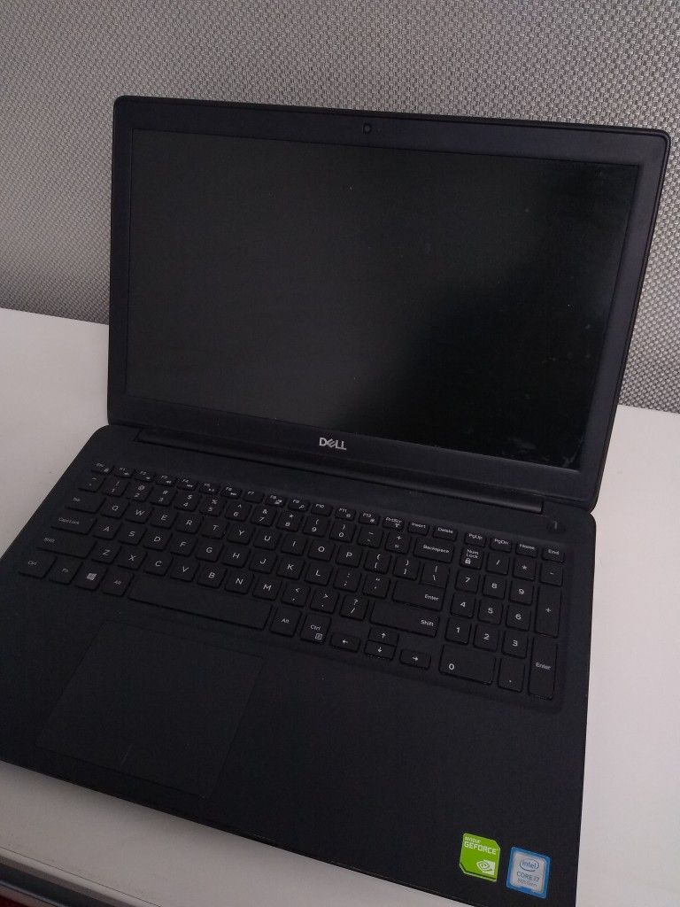 Dell Latitude 3500 Laptop 