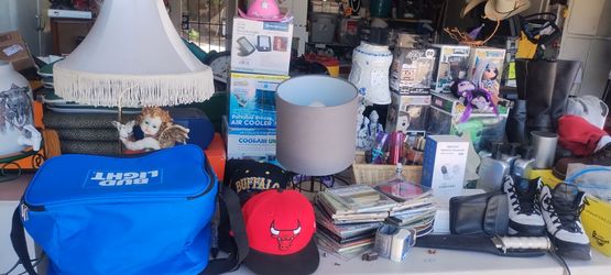 Muchos Artículos de venta tomorrow 7am 2pm direction 41195 Torrey pine ct Hemet CA