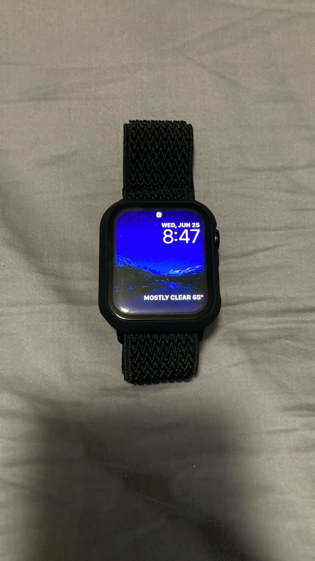 Apple Watch SE 2nd generation + Case, Band, & Charger