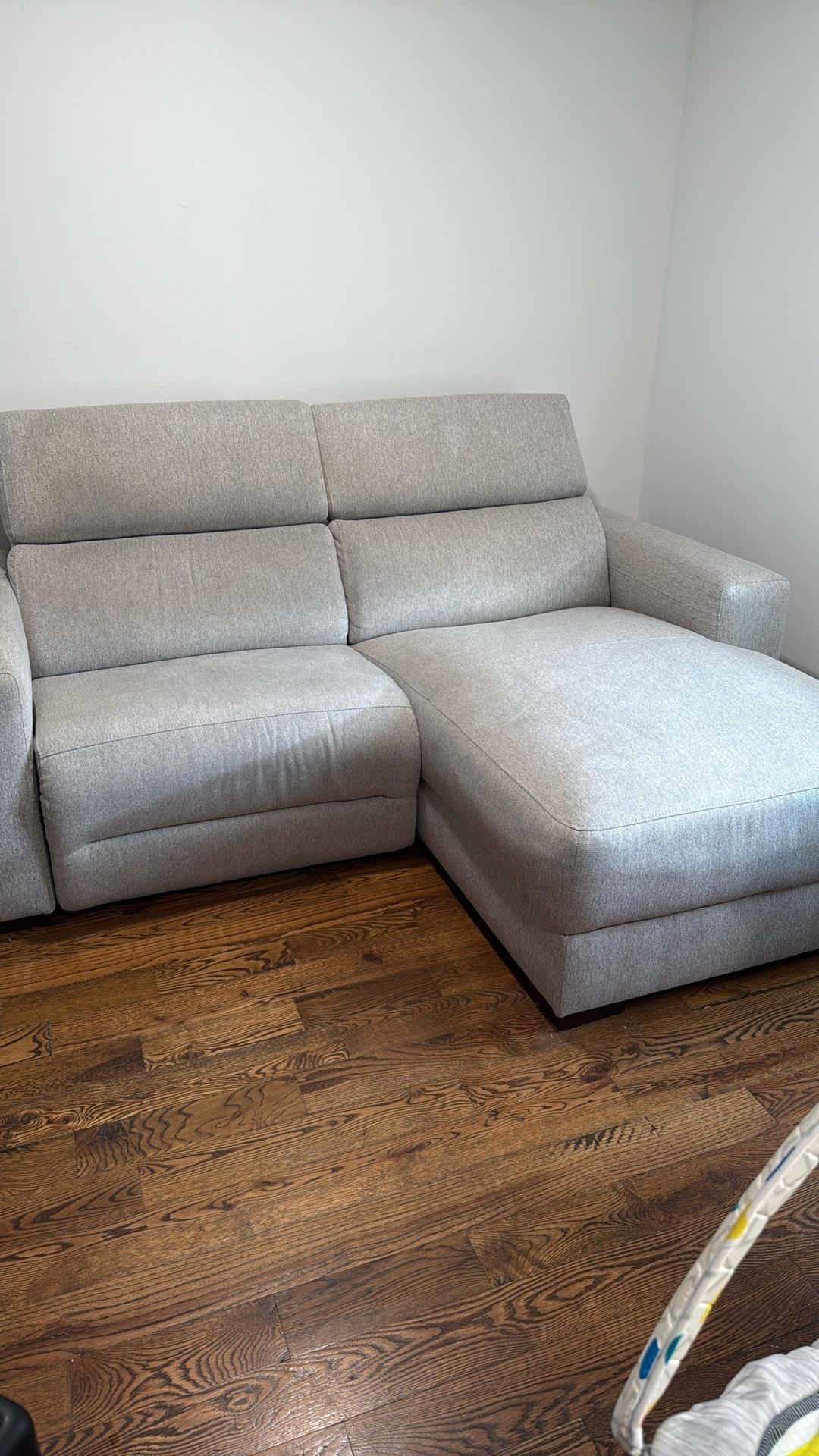Electric recliner with chaise 