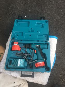 12v Makita drills Needs battery's