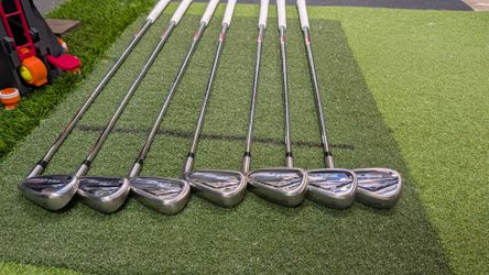 Cobra DS-ADAPT Irons 5–GW (Like New) – KBS Tour Lite & Midsize Grips