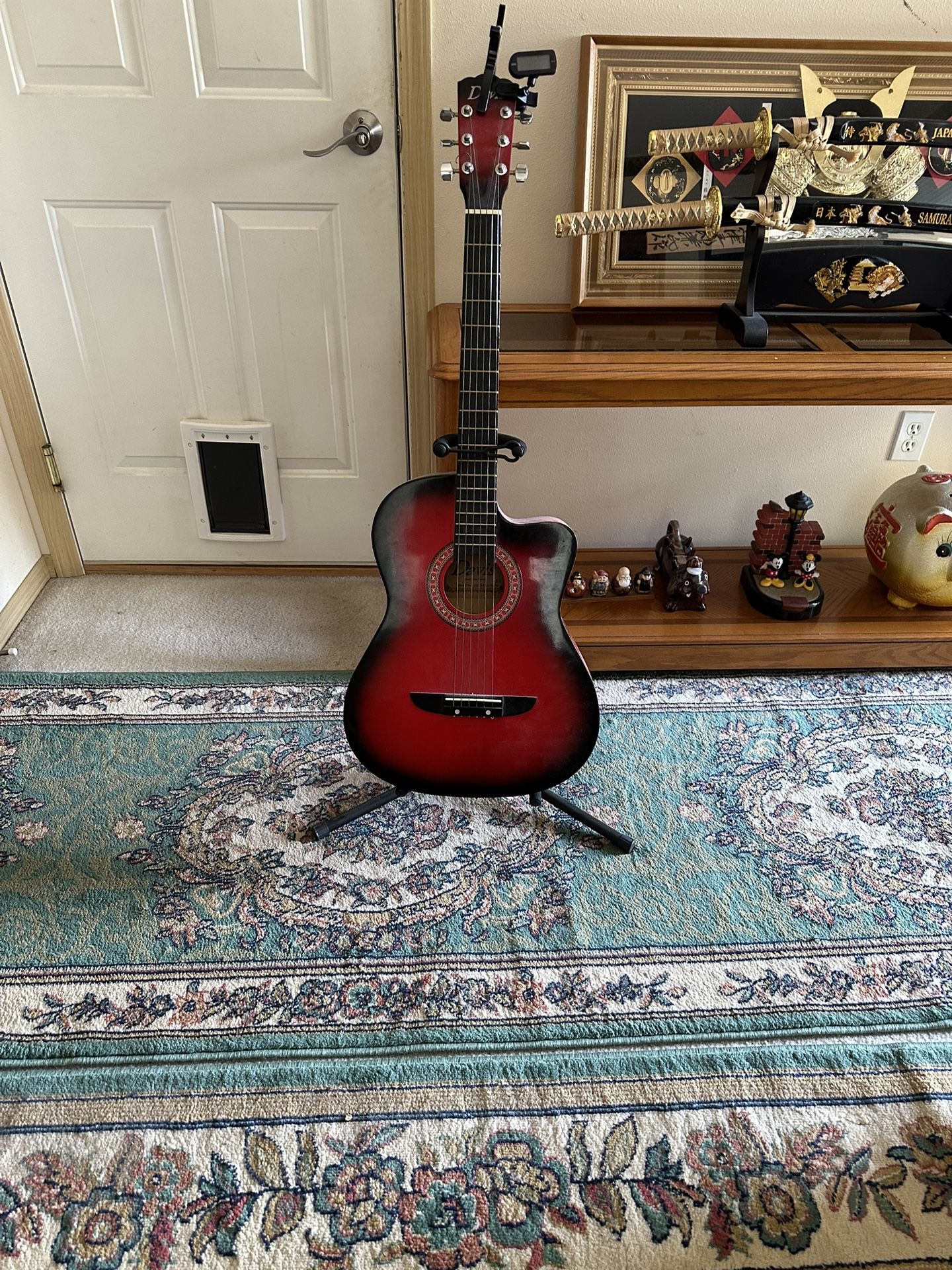 Acoustic Guitar w/stand 