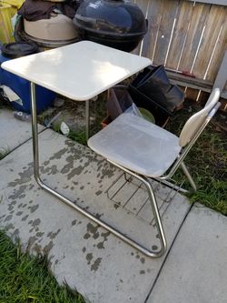 Silla con mecita para tareas
