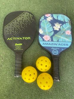 Pickleball Paddle Set with 3 Balls
