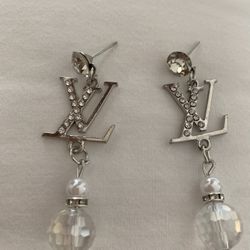 Silver Earrings With Rhinestones 