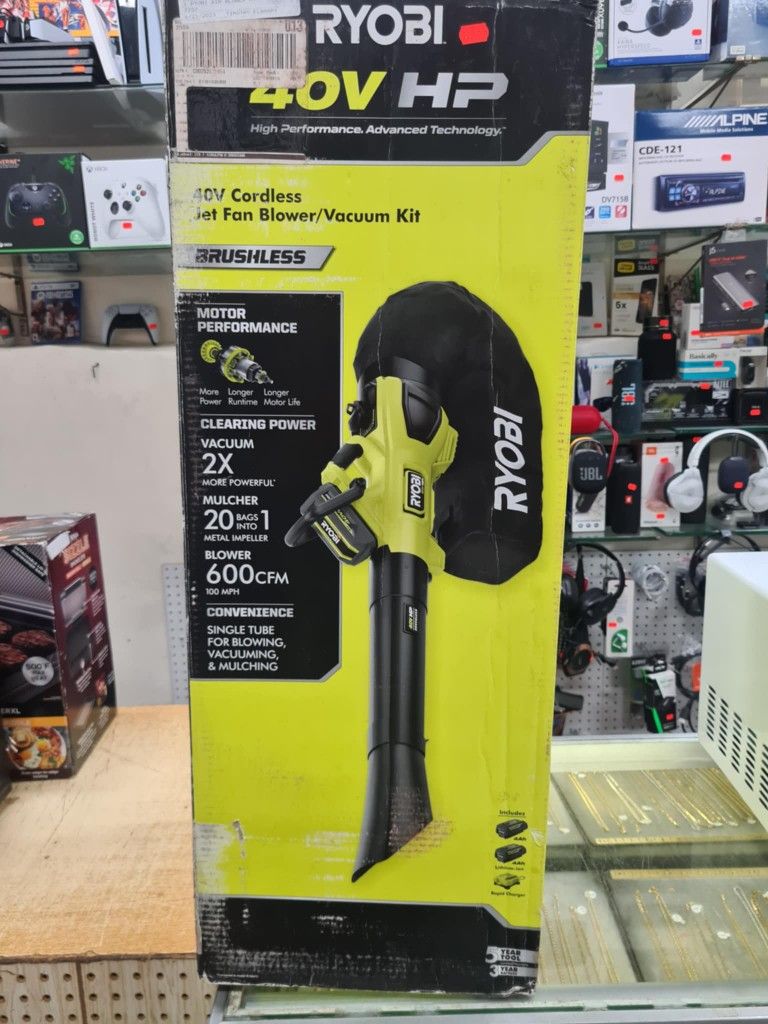 Ryobi 40-Volt Brushless 100 MPH 600 CFM Cordless Leaf Blower/Mulcher/Vacuum with Lawn and Leaf BagÂ