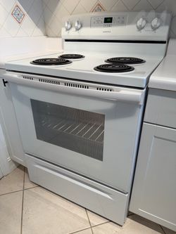 Amana Electric Stove in White 30 inch