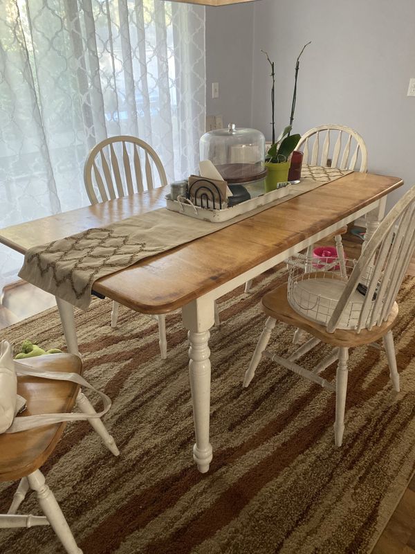 Dining table with built in leaf and 4 chairs for Sale in ...