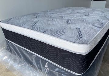 Cal King Euro Bamboo Pillow Top!!