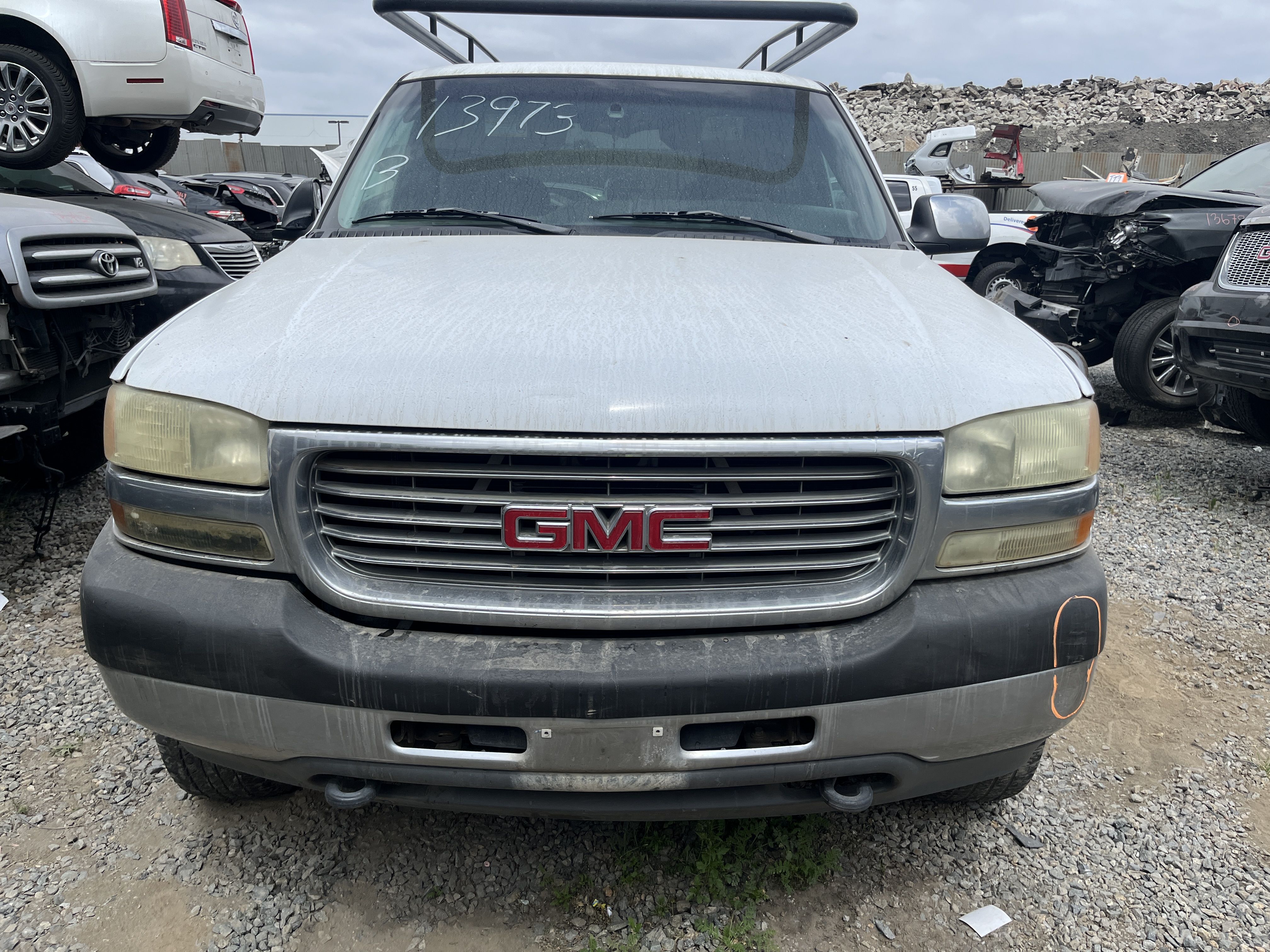Parts for GMC 2500HD SIERRA 2WD V8 EXT CAB 8.1L SLE 2002 - Stock #13973