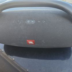 JBL BOOMBOX 